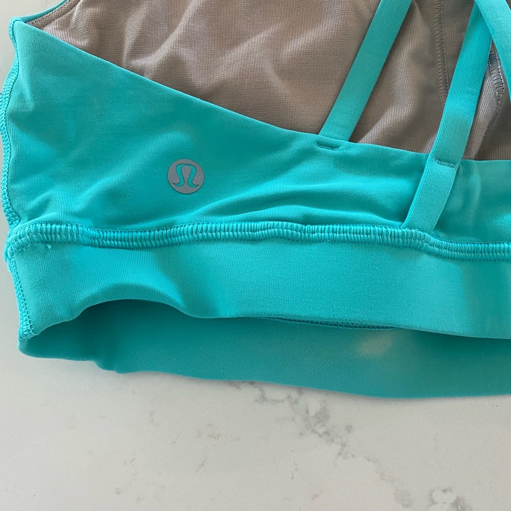Lululemon sports bra